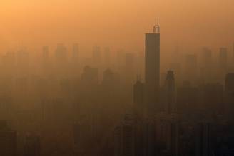 Pollution Sunset - Shenzhen - China by robbie-69.